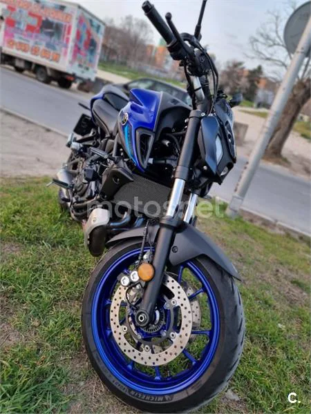 Yamaha MT-07 – Vista 8