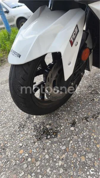 SYM Cruisym – Vista 12