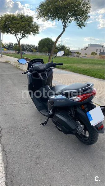 Yamaha NMAX – Vista 11