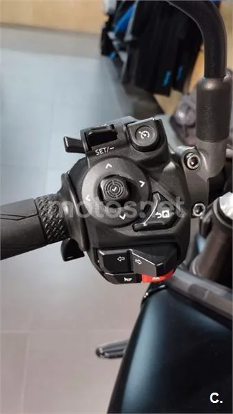 Yamaha MT-09 – Vista 16