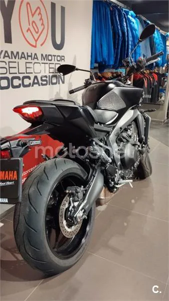 Yamaha MT-09 – Vista 7