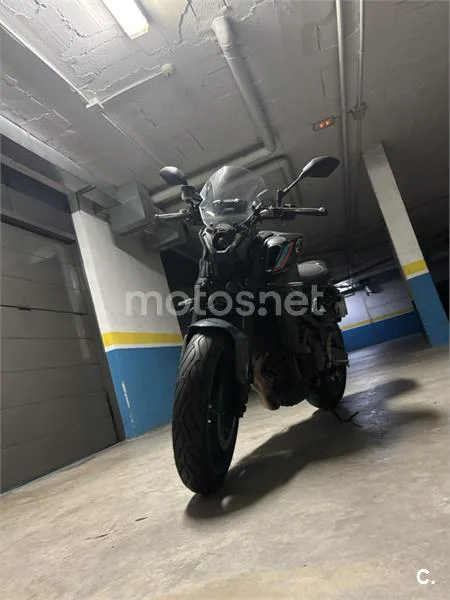 Yamaha MT-09 – Vista 7