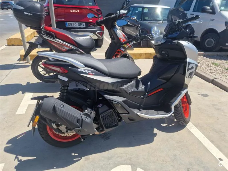 Aprilia SR GT 125 – Vista 6