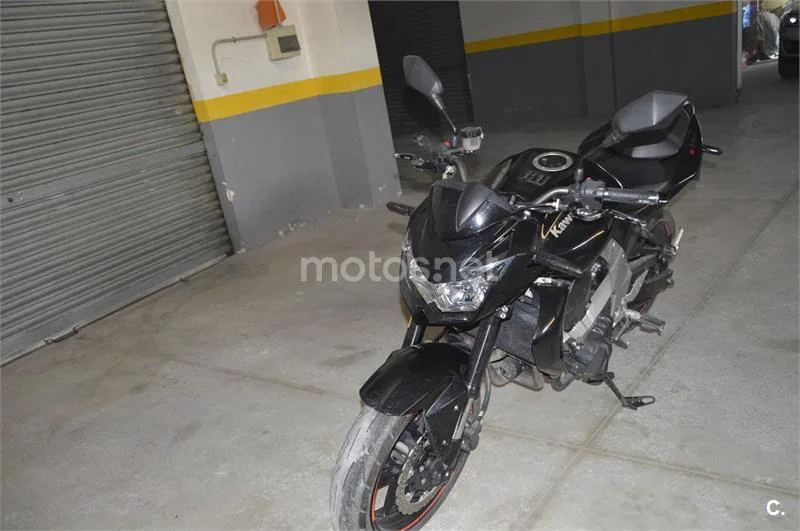 Kawasaki Z 750 – Vista 8