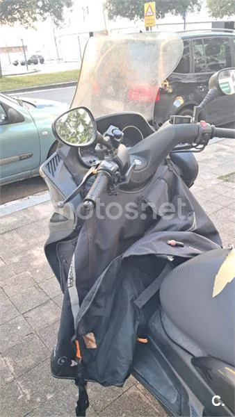 Yamaha YP Majesty 400 – Vista 4