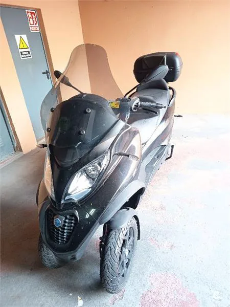 Piaggio Beverly – Vista 3