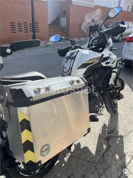 Benelli TRK 502 – Vista 3