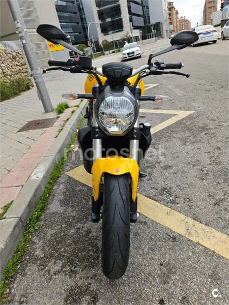 Ducati Monster 821 – Vista 3