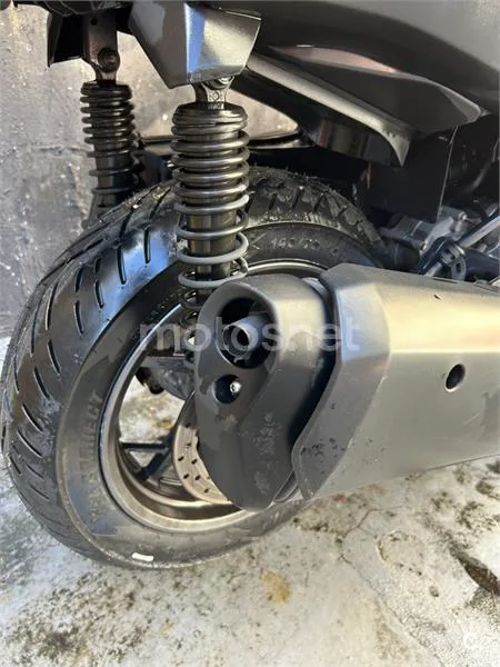 Yamaha XMAX 300 – Vista 3