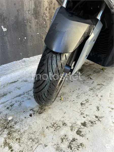 Yamaha XMAX 300 – Vista 6