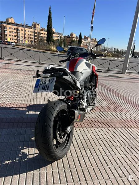 BMW F 900 R – Vista 3