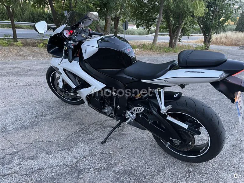 Suzuki GSX R750 – Vista 2