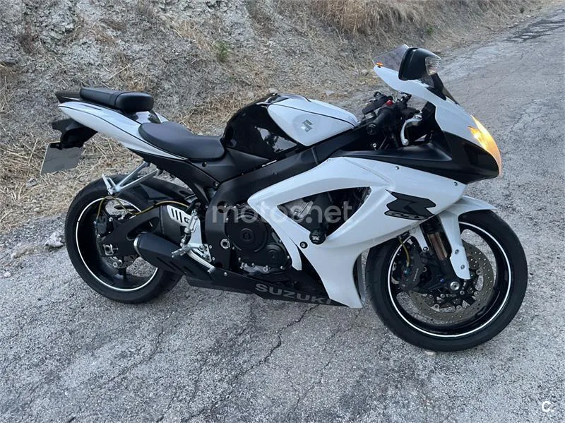 Suzuki GSX R750 – Vista 3