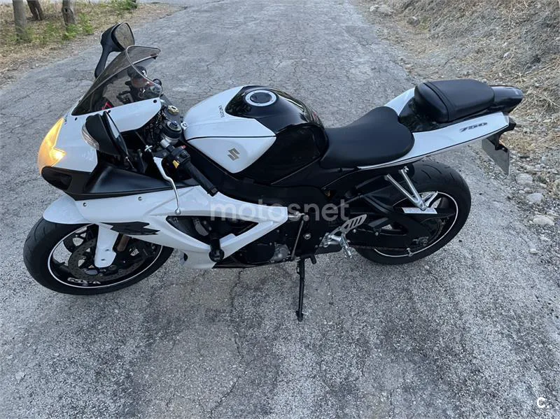 Suzuki GSX R750 – Vista 4