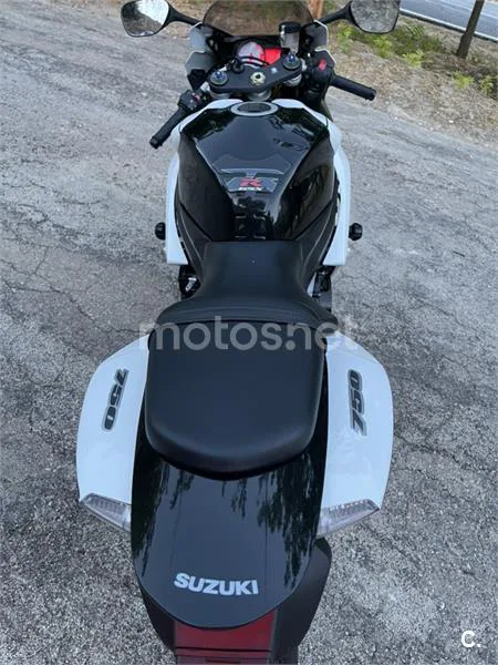Suzuki GSX R750 – Vista 5
