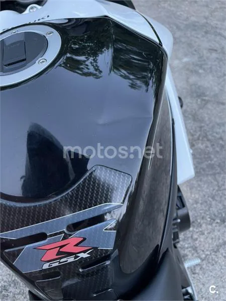 Suzuki GSX R750 – Vista 7