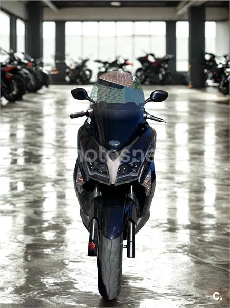 Kymco Grand Dink 300 – Vista 2