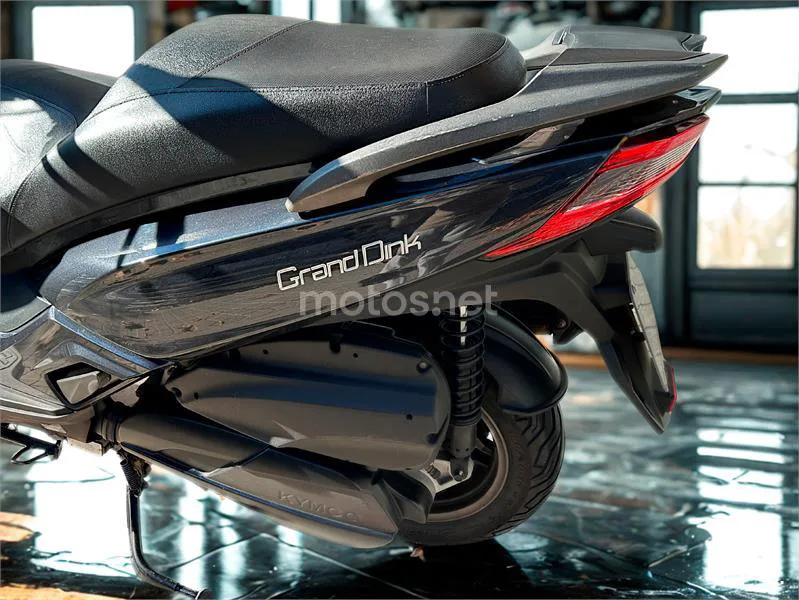 Kymco Grand Dink 300 – Vista 6