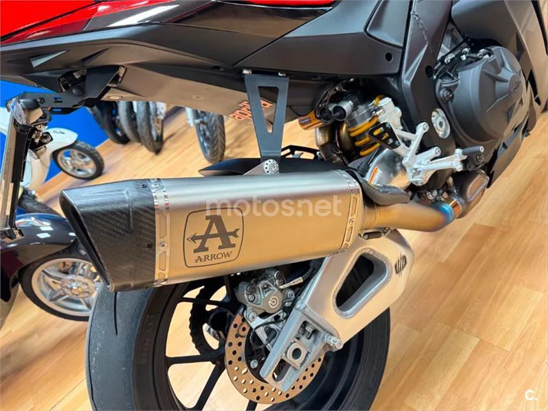 Aprilia RSV4 Factory – Vista 4