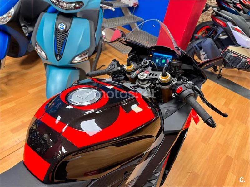 Aprilia RSV4 Factory – Vista 5