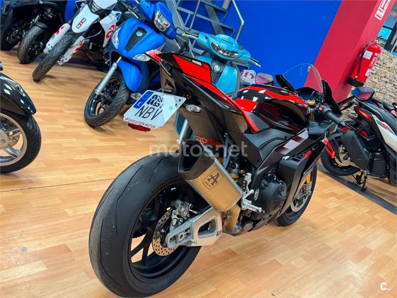 Aprilia RSV4 Factory – Vista 6
