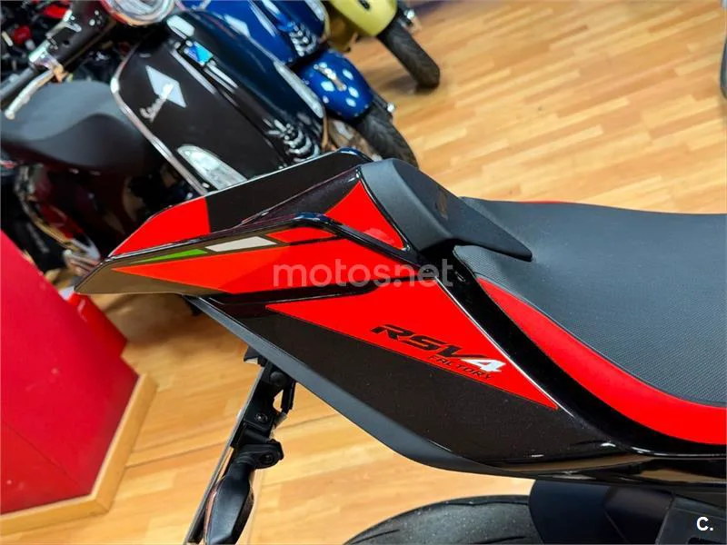 Aprilia RSV4 Factory – Vista 10