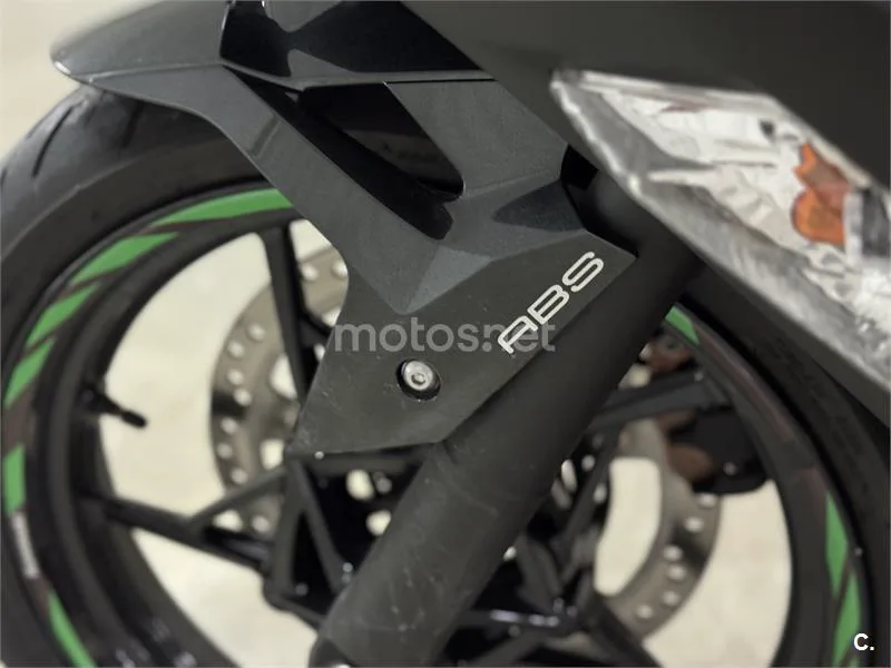 Kawasaki Ninja 500 – Vista 14