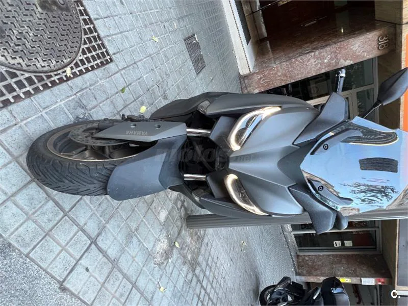 Yamaha XMAX 300 – Vista 3