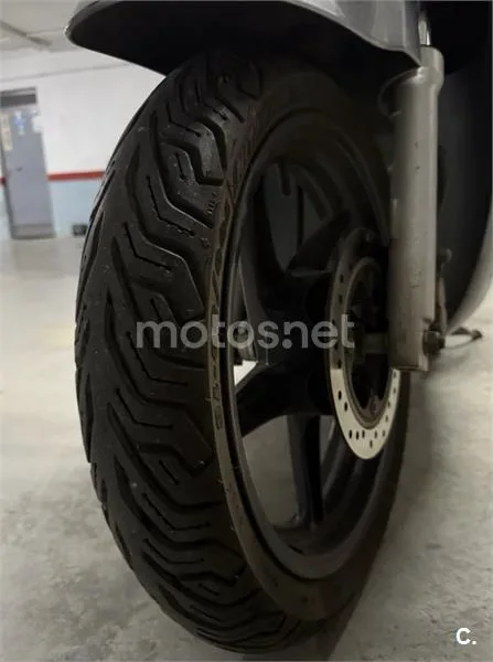 Honda NES 125 – Vista 4