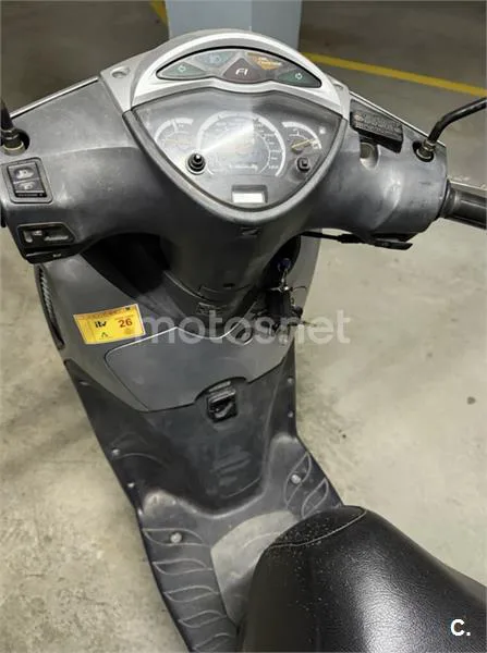 Honda NES 125 – Vista 7