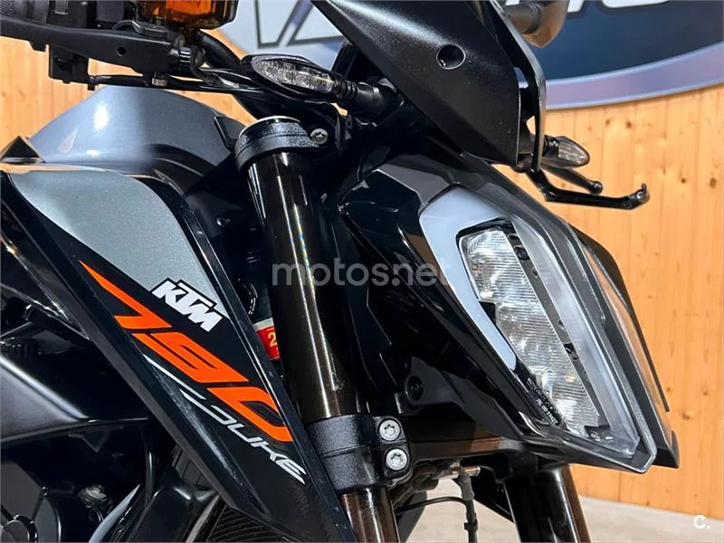 KTM 790 – Vista 16