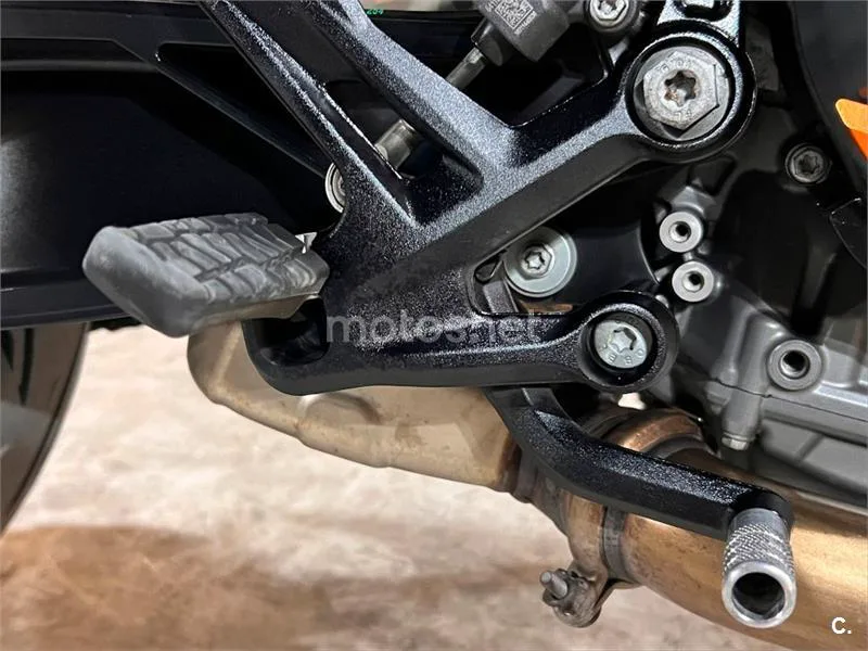KTM 790 – Vista 21