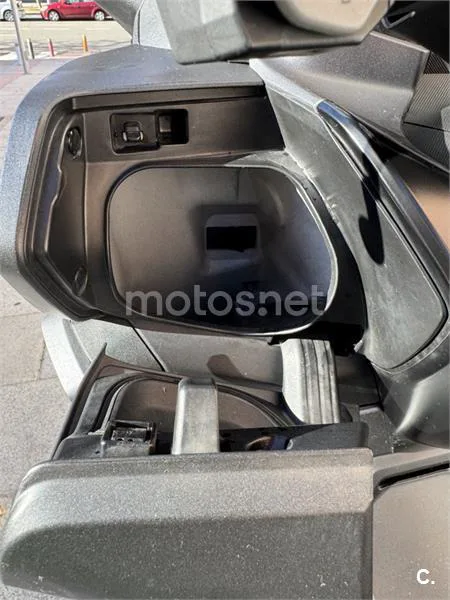 Honda Forza 125 – Vista 8