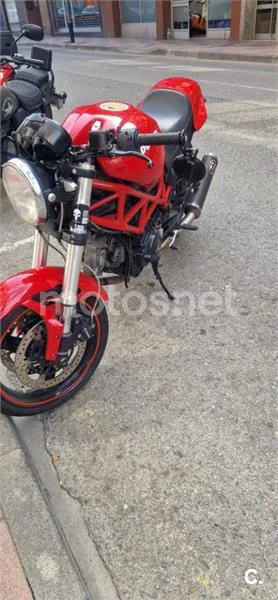 Ducati Monster 695 – Vista 3
