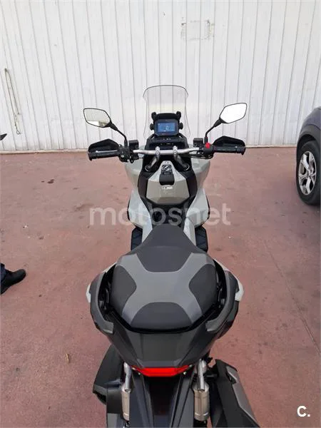 Honda ADV 350 – Vista 5