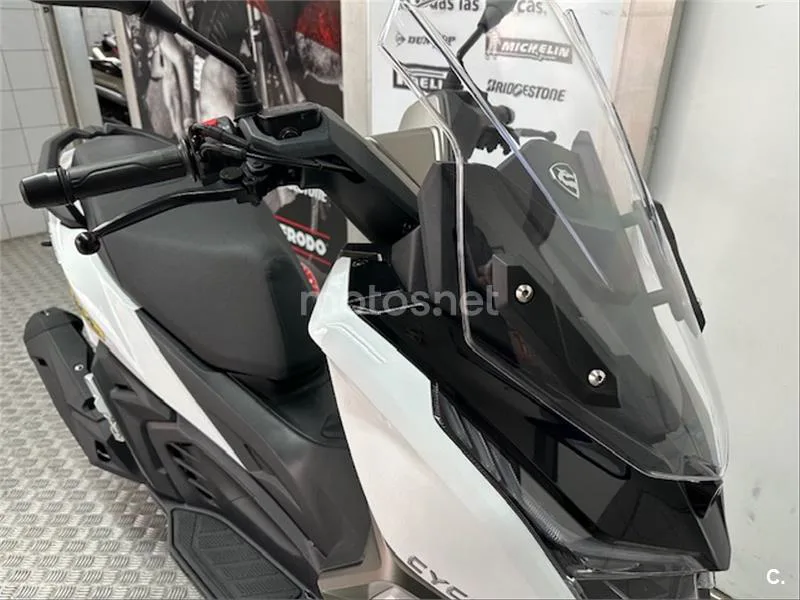 Cyclone RT 1 – Vista 15