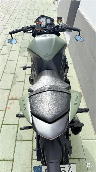 Kawasaki Z 750 – Vista 3