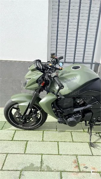 Kawasaki Z 750 – Vista 6