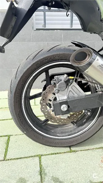 Kawasaki Z 750 – Vista 7