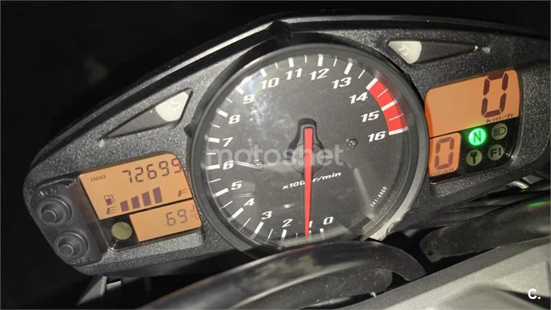 Suzuki GSR 600 – Vista 4