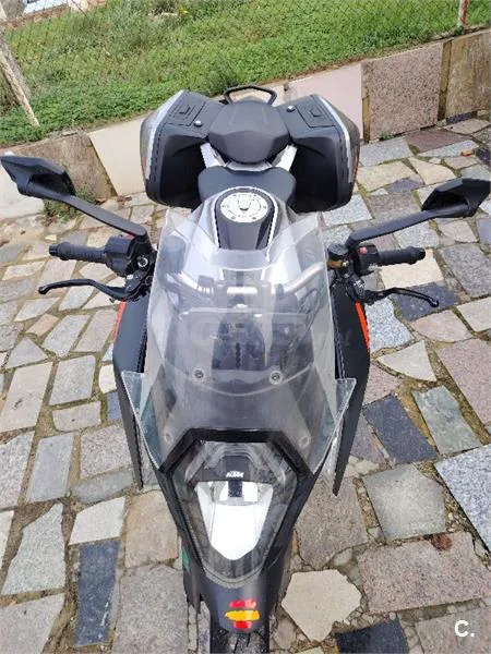KTM 1290 Super Duke GT – Vista 3