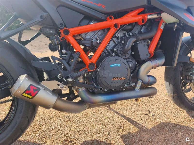 KTM 1290 Super Duke R – Vista 5