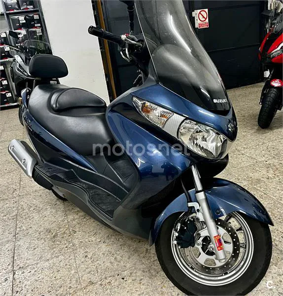 Suzuki Burgman 125 – Vista 3