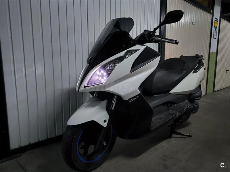 Kymco Super Dink 125i – Vista 3