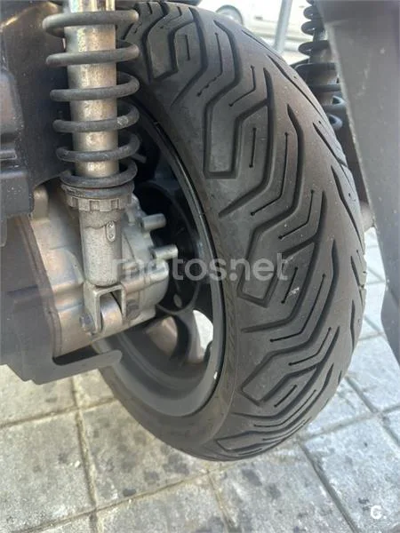 SYM Joymax 300 – Vista 2