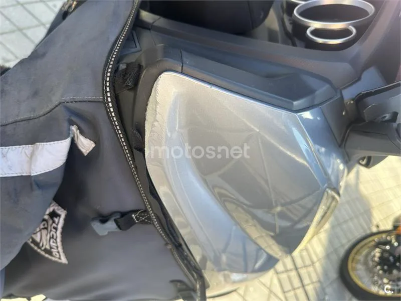 SYM Joymax 300 – Vista 4