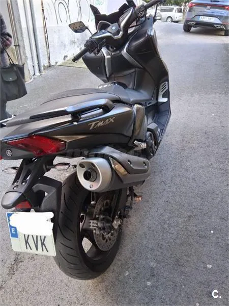 Yamaha TMAX – Vista 2