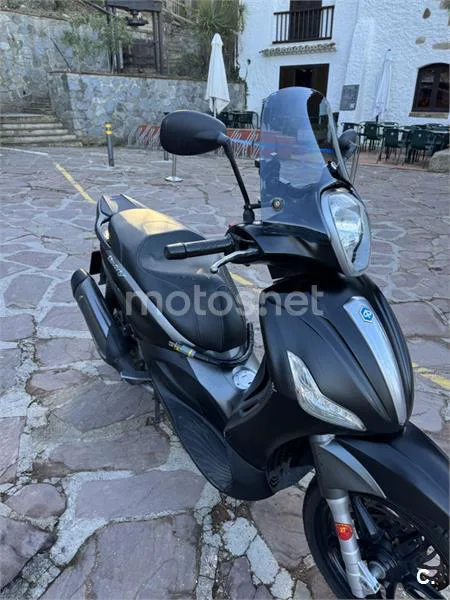 Piaggio Beverly – Vista 2