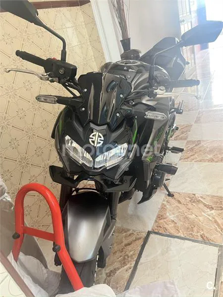 Kawasaki Z 900 – Vista 2