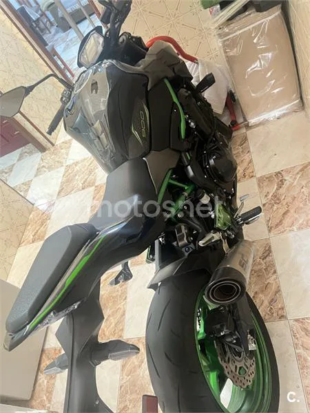 Kawasaki Z 900 – Vista 5